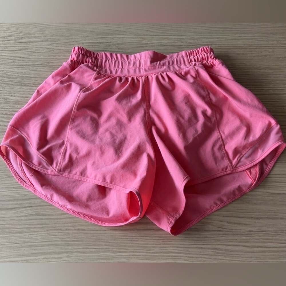 Lululemon Hotty Hot shorts low rise, 4”, size 4